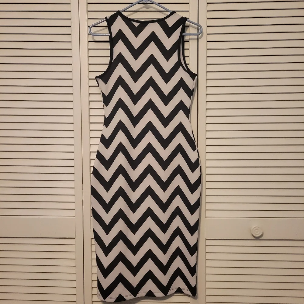 Ruby Rox dress - Picture 2 of 5